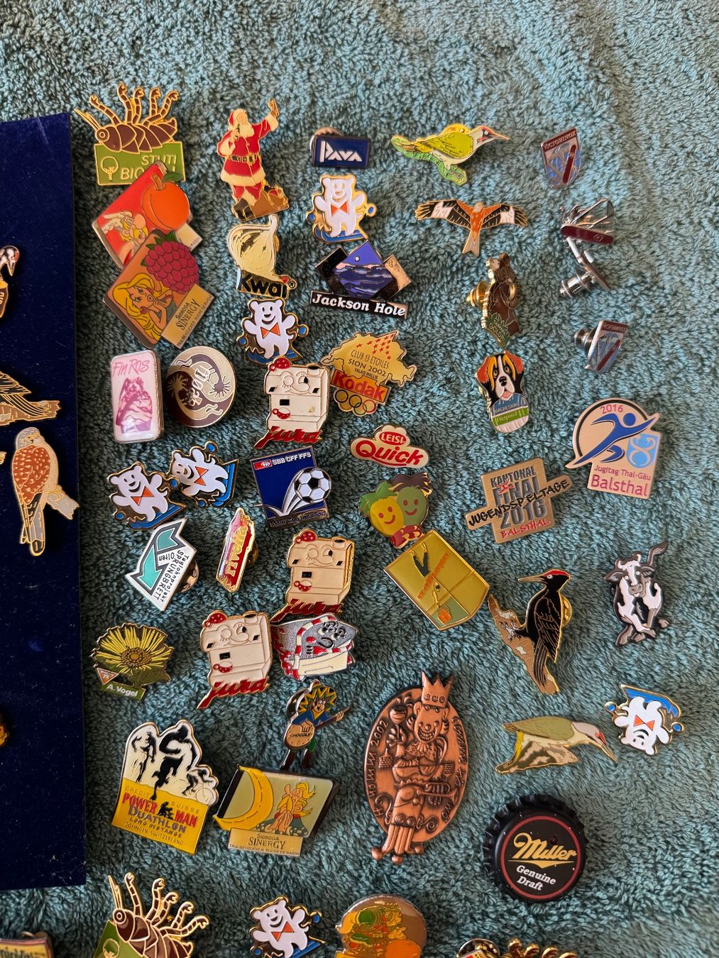 Anhänger: Pin- Sammlung #2 – Gebraucht aus Kestenholz von cvx_889vv 4