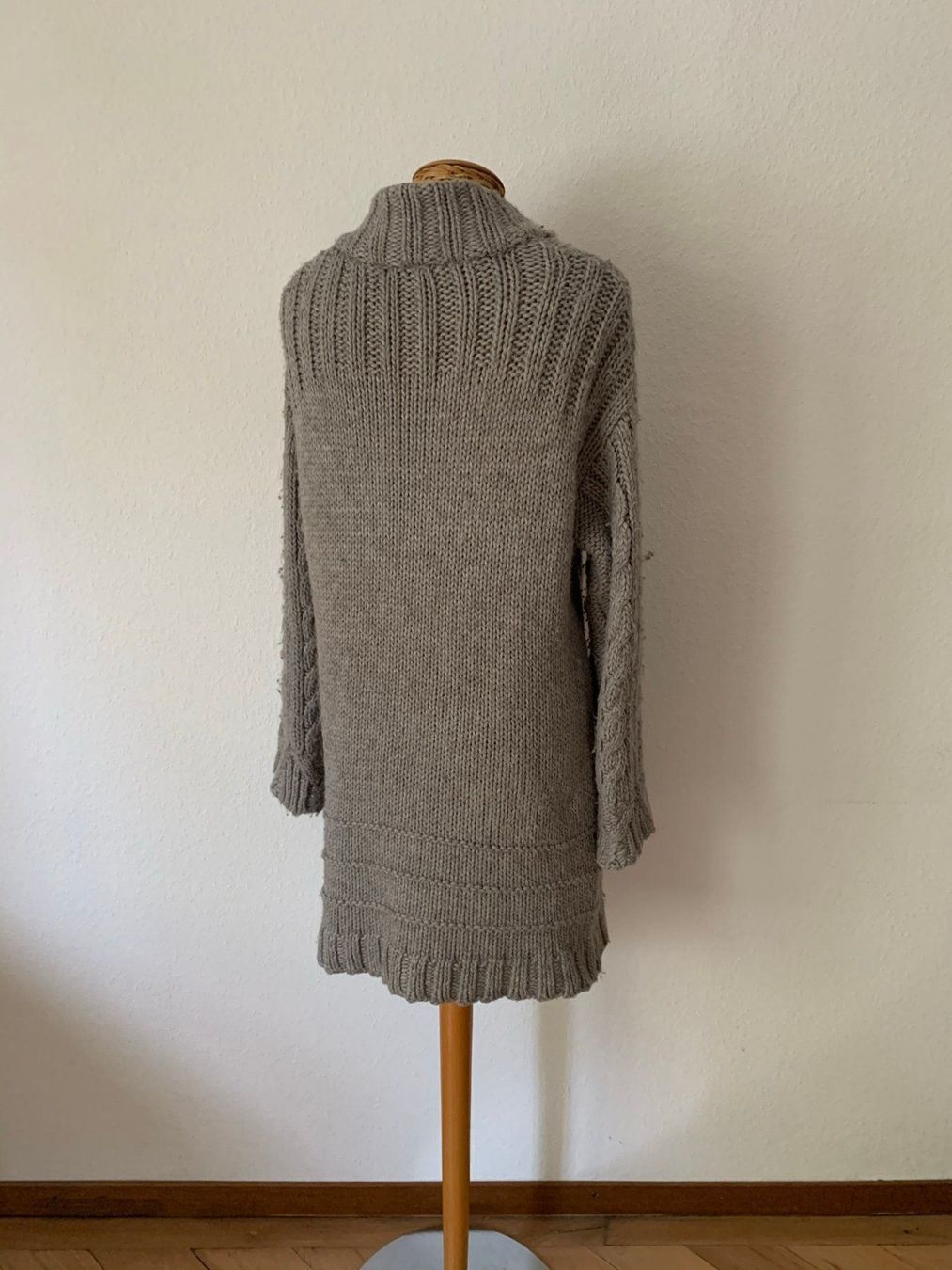 Mango Jacken: MANGO - Strickjacke grau M – Gebraucht aus Zürich von Diazaio 2