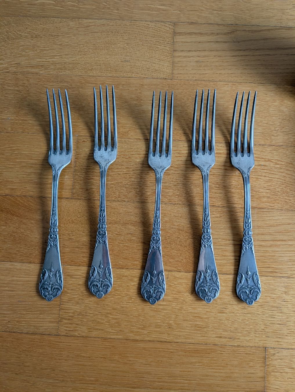 Set di posate: Lot de couverts anciens – Usato da Neuchâtel venduto da lynne_mo 1