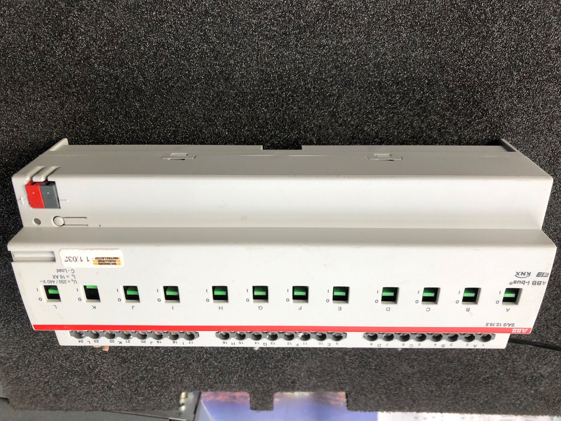 ABB Elektronikbauteile: ABB KNX Schaltaktor 12-fach – Gebraucht aus Eiken von Skylight