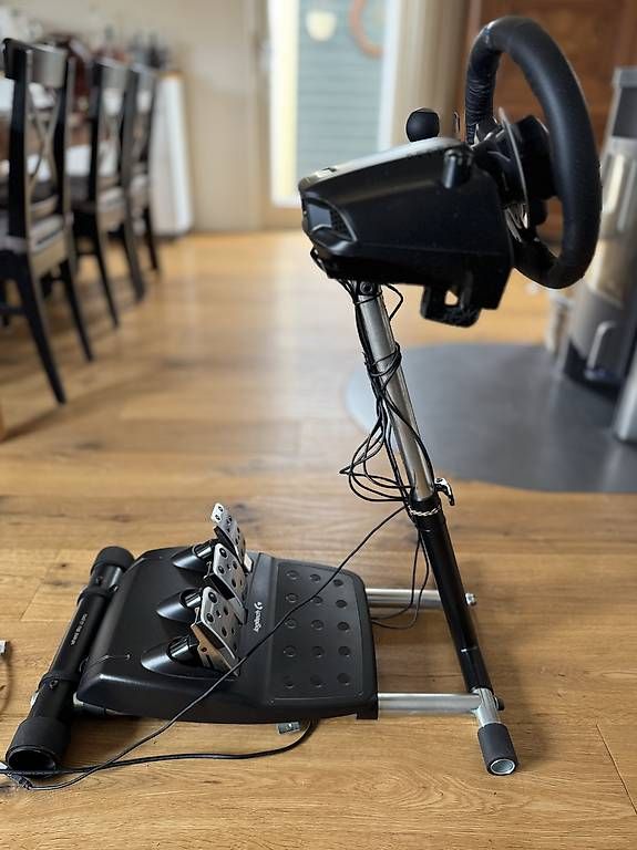 Controller: Logitech Steuerrad - wenig gebraucht  – Gebraucht aus Oberentfelden von bee_mp9d