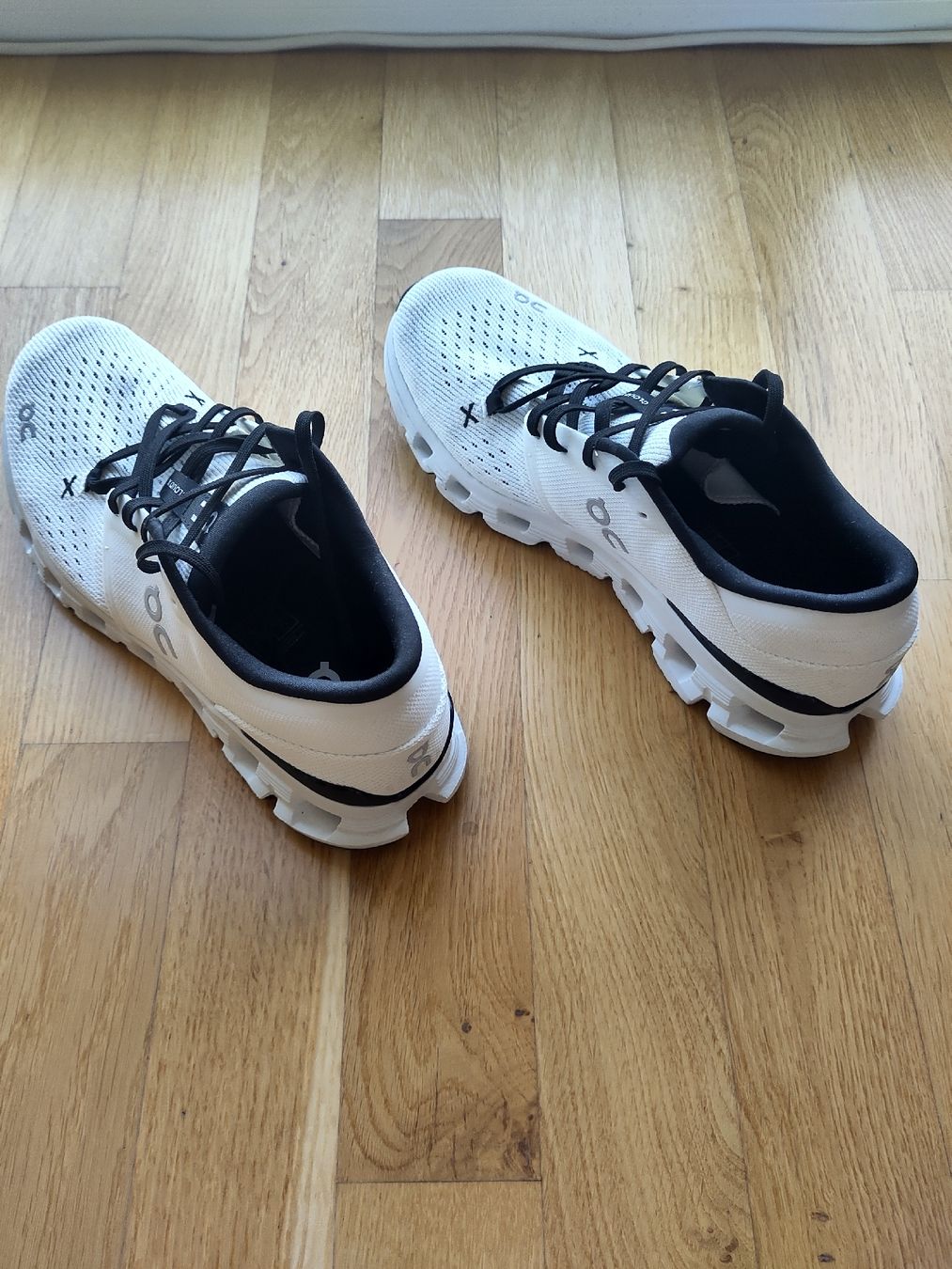 On Scarpe da uomo: ON Cloud X taille 43 comme neuf – Nuovo (secondo la descrizione) da Fribourg venduto da Mistercactus 1