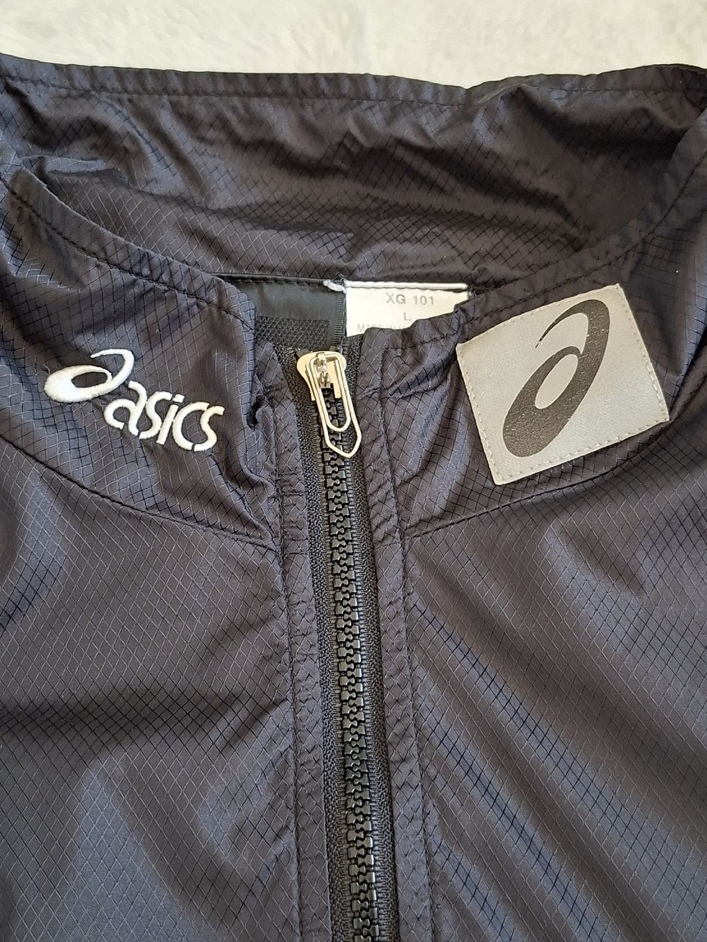 Asics Jacken: Veste Asics taille L multicolore  – Gebraucht aus Renens VD von ser_j2fn 3