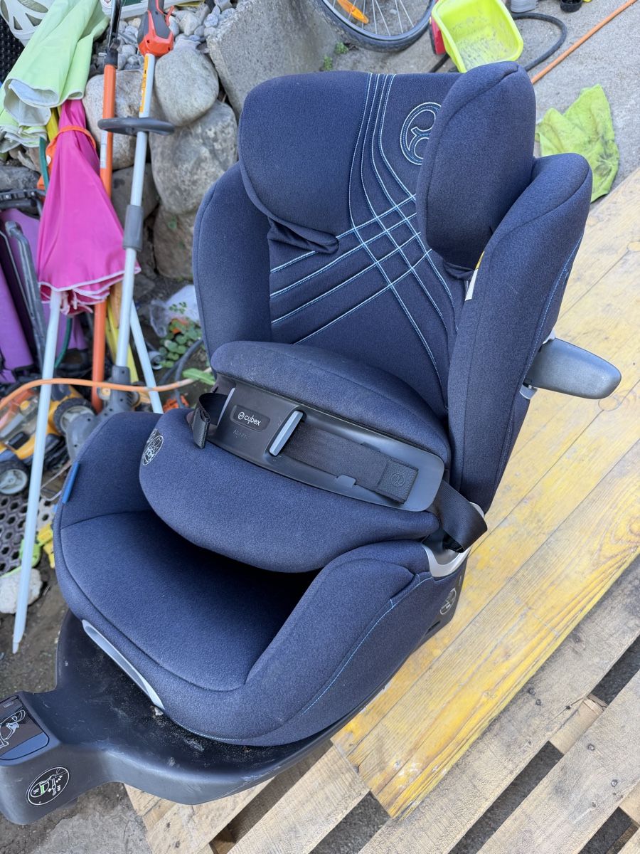 Auto-Kindersitze: Cybex Anoris, dunkelblau, unfallfrei – Gebraucht aus Forch von jessica_key_west