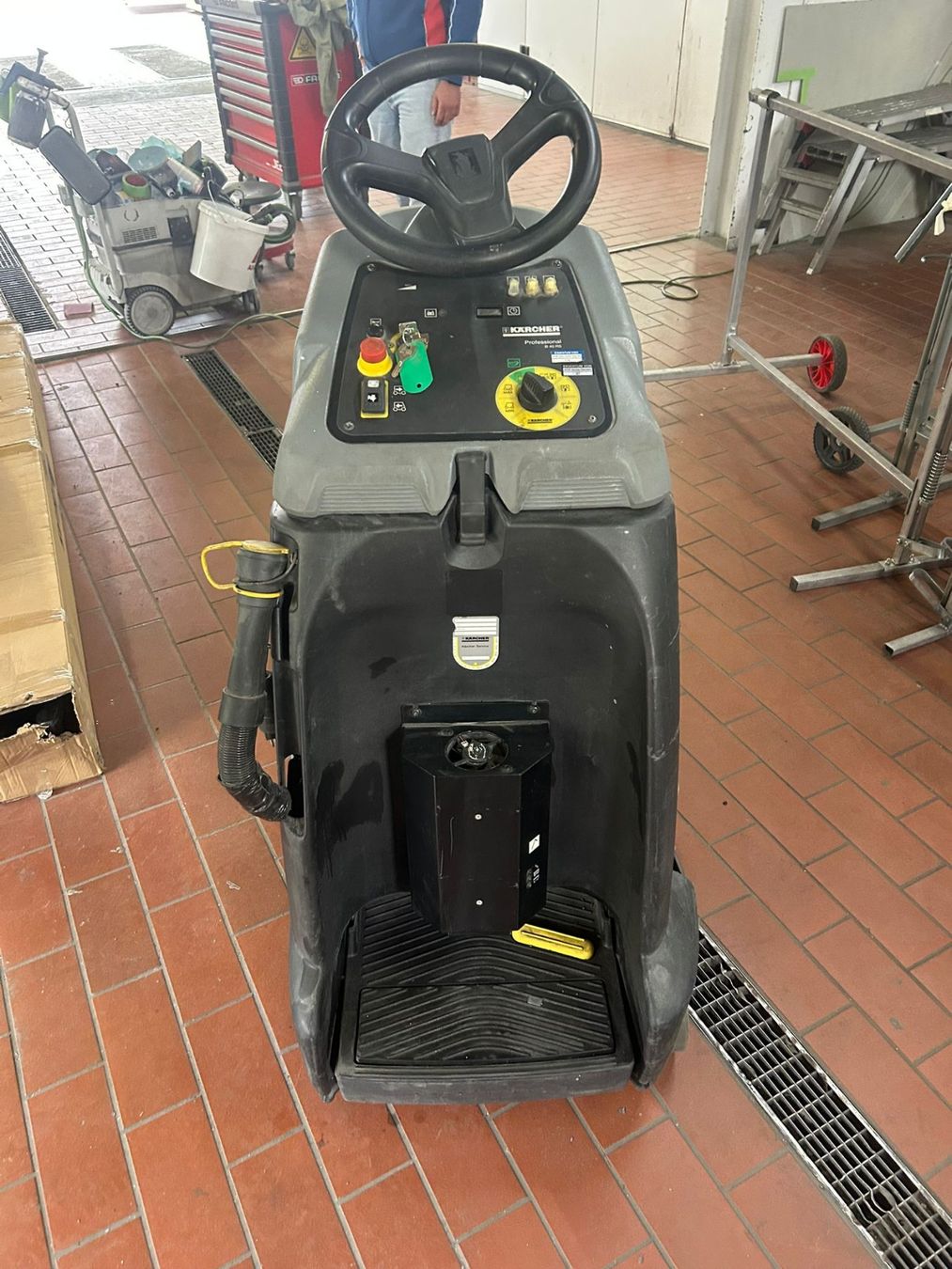 Kärcher Tutte le macchine: Kärcher Scheuersaugmaschine Pro – Usato da Gamsen venduto da ACW_Group 1