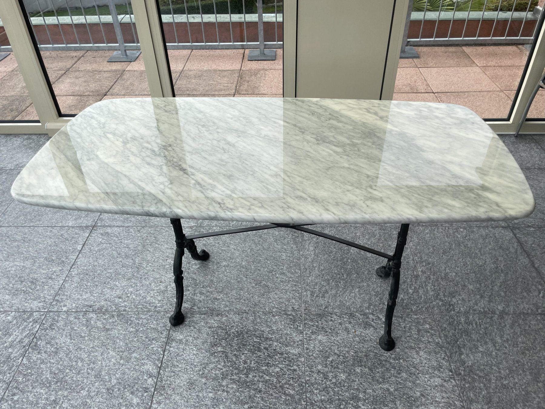 Tables: Table avec plateau en granit – D'occasion à Mont-sur-Lausanne par cha_wf5w 2