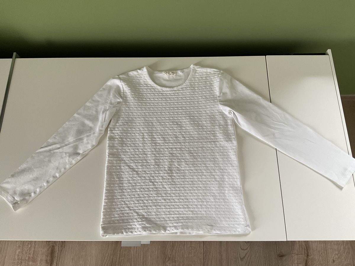 Blusen, T-Shirts & Tops: Langarmshirt Mädchen Grösse 9-10 Jahre – Neu (gemäss Beschreibung) aus Pfäffikon ZH von Ben0707