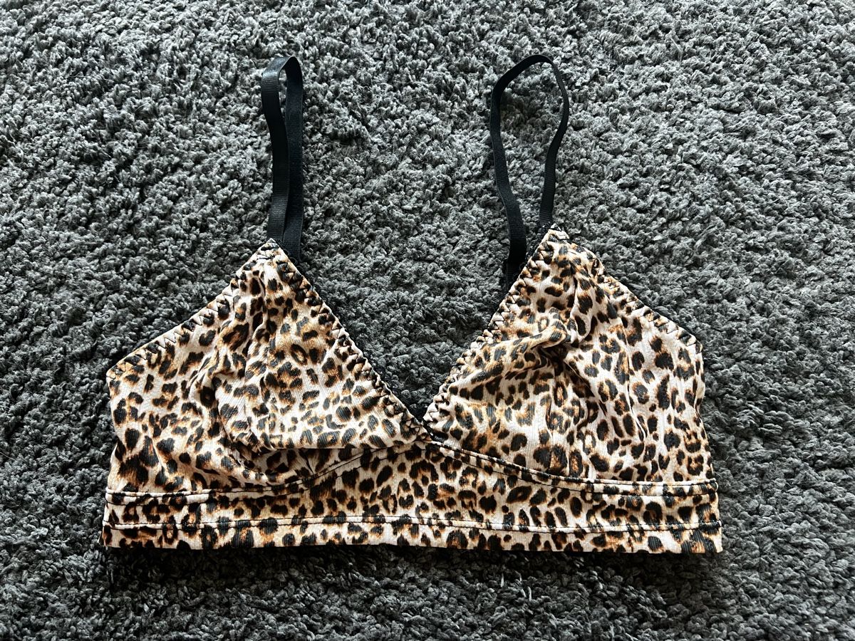 Negligees & Pigiami: •LEOPARDEN-SET MIT HOSE UND BUSTIER GR.M• – Nuovo (secondo la descrizione) da Effretikon venduto da Briga.S. 1