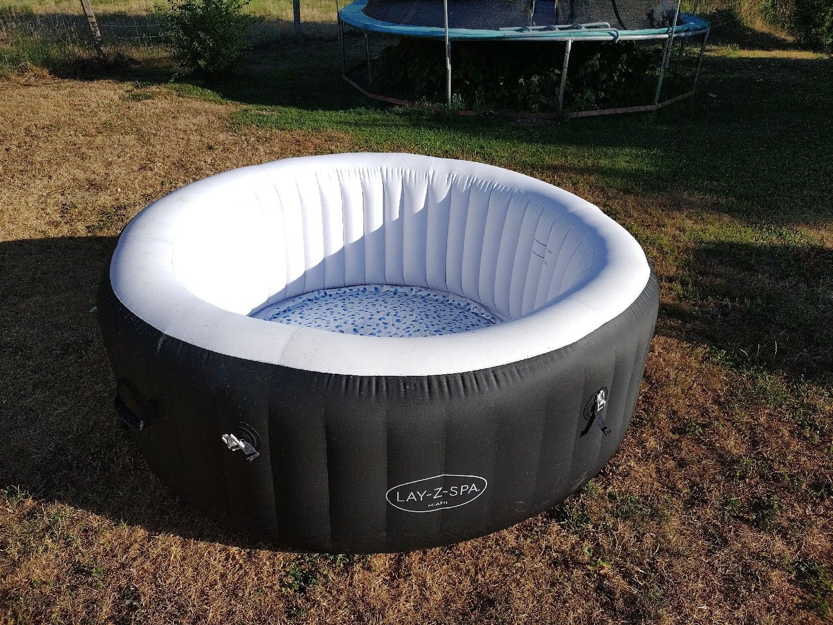 Whirlpool: Whirlpool Bestway Lay-Z Spa Miami – Difettoso da Alberswil venduto da MiSaWi 2