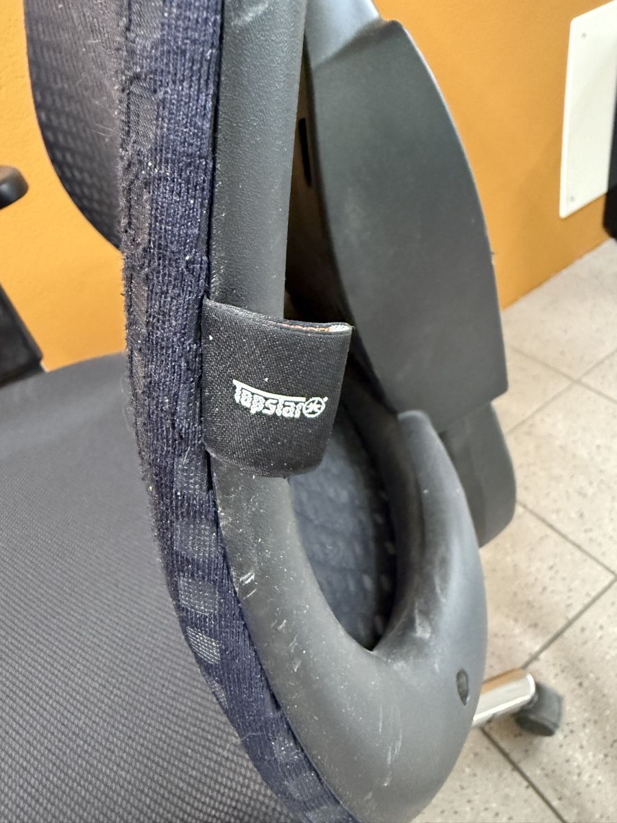 Chaises: Bürostuhl mit Kopfstütze – Défectueux à Toffen par Margoline 2