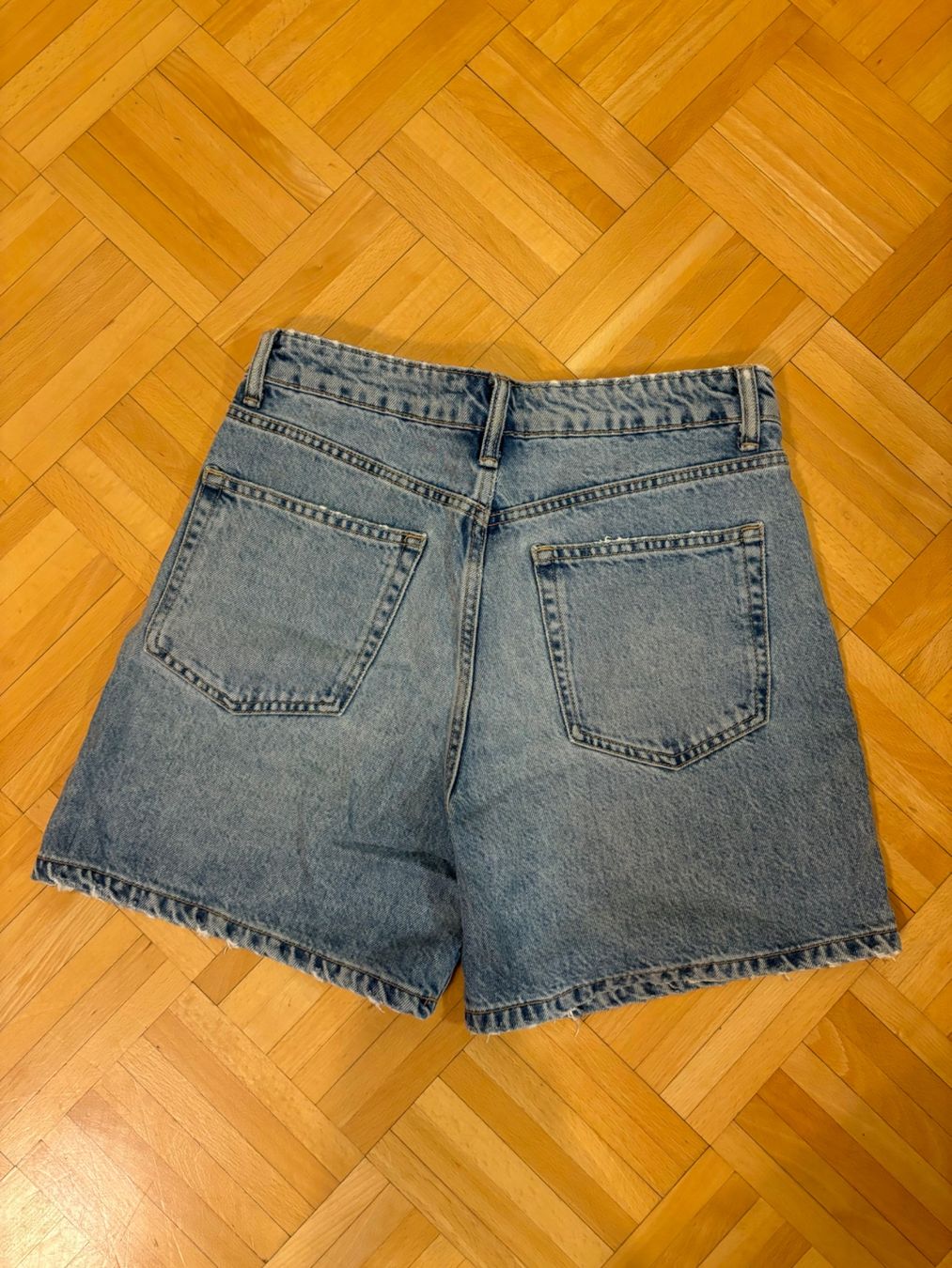 Zara Jeans: Shorts jeans S – Nuovo e nell'imballaggio originale da Genève venduto da chl_zc89 1