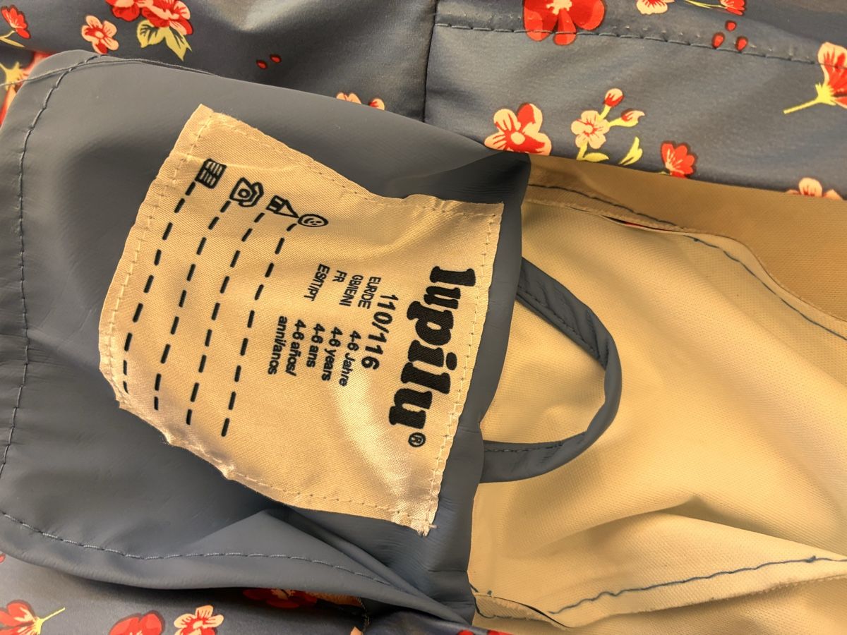 Tute: Regenoverall Blumenmuster Groesse 110/116 – Usato da Zürich venduto da kafitze 1