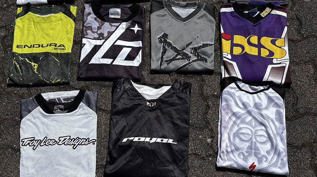 Lotti di vestiti: IXS TroyLee Specialized Endura Fox Royal – Usato da Walterswil SO venduto da Sunshineyupi 1