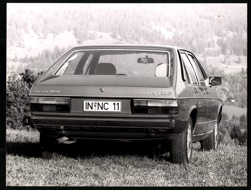 Fotografie & Manifesti: Fotografie Auto Audi 100 Avant L 5E, Sch – Usato da Berlin venduto da bartko-reher