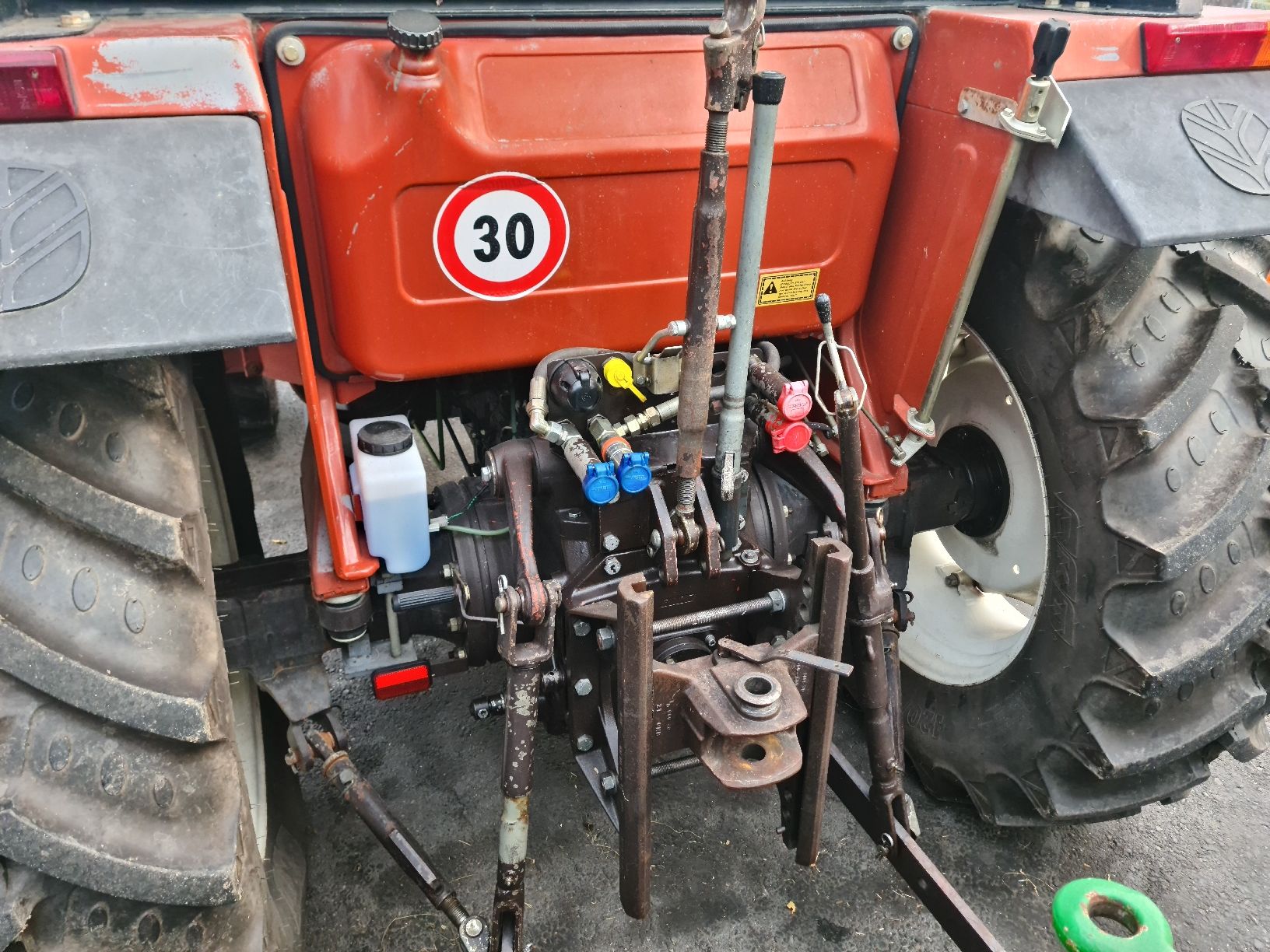 Fiat Trattori: Fiat 65-94 Traktor mit Frontlader – Usato da Zäziwil venduto da fiat18090 5