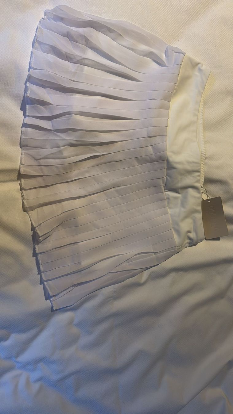 Gonne: Mini-jupe plissée blanche neuve, Taille XL Musera – Nuovo e nell'imballaggio originale da Chexbres venduto da viv_89hz 1