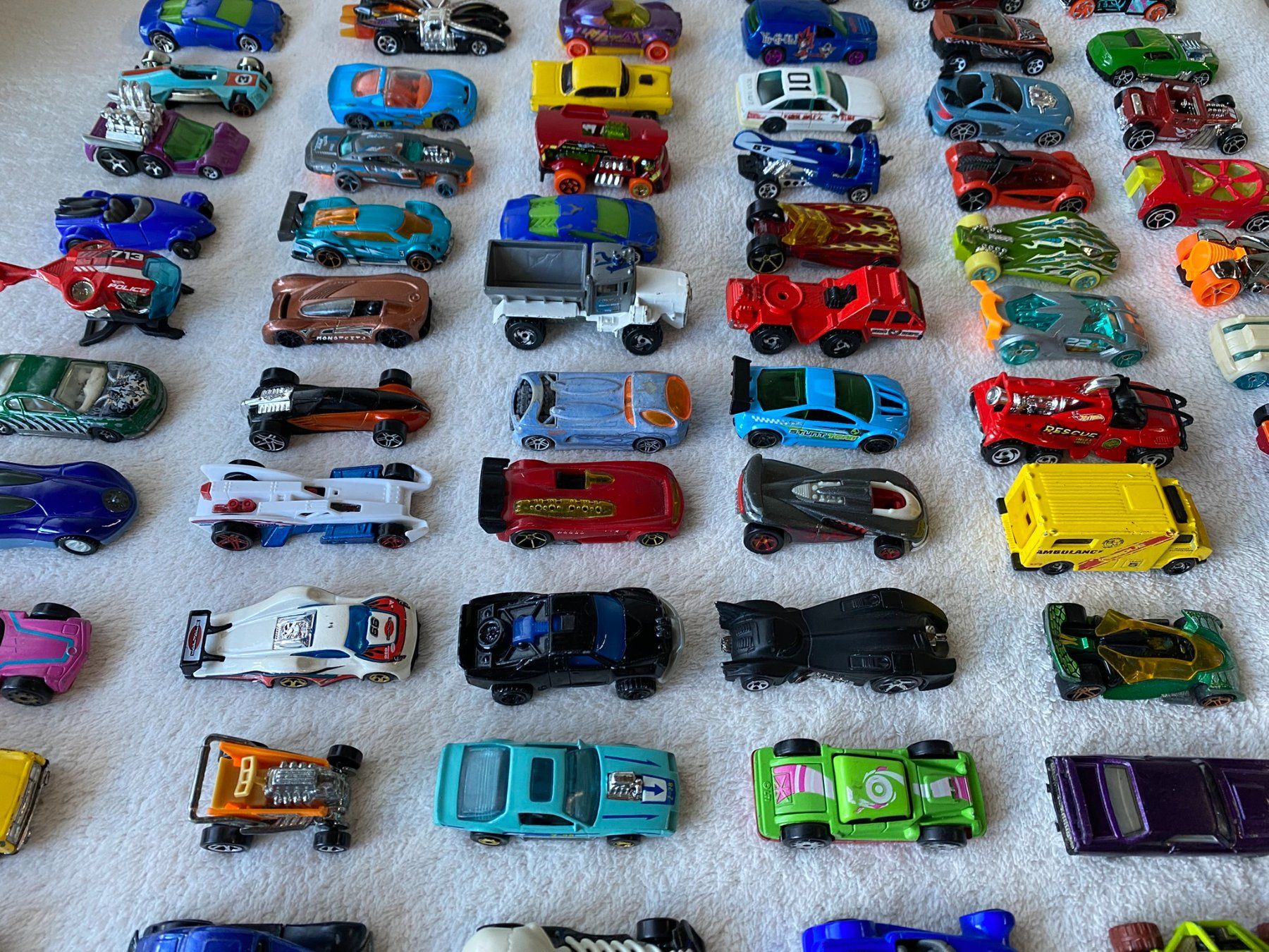 Hot Wheels Giocattoli: Sammlung 85 Hot Wheels Spielzeugautos – Usato da Spiez venduto da Mlandcruiser 7