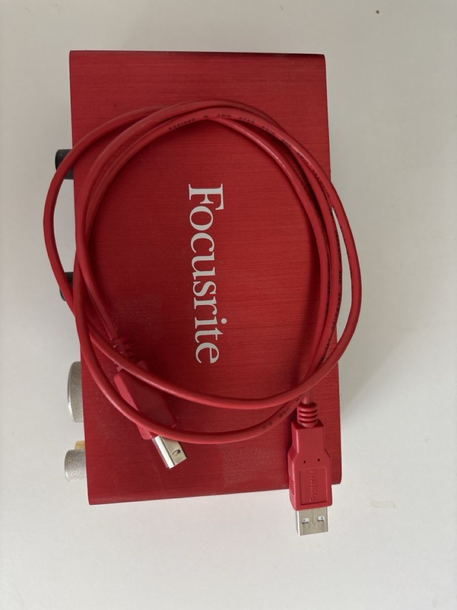 Focusrite Studioequipment: Focusrite Scarlett 2i2 Audio Interface guter Zustand – Gebraucht aus Regensdorf von Slashcry