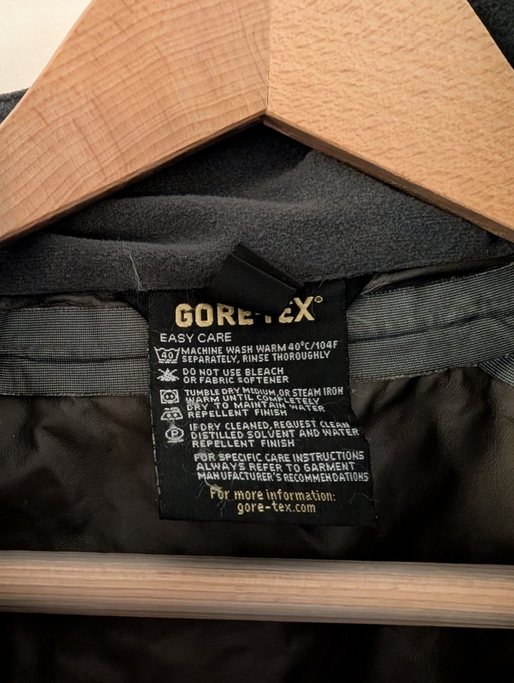 Giacche: Kathmandu Gore-Tex Jacke, Grösse M – Usato da Bern venduto da jdilla 2