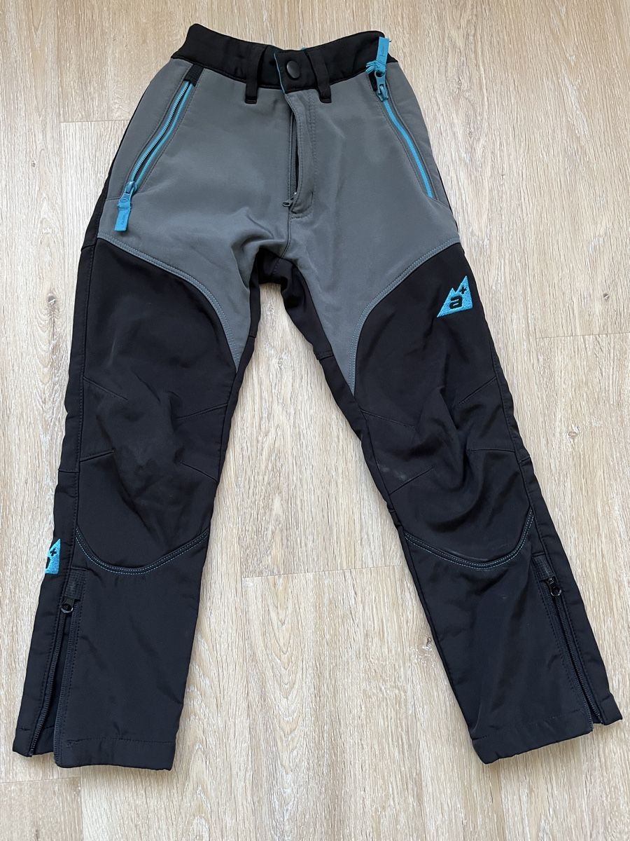 Pantaloni: tolle Softshellhose Gr. 116-128 – Usato da Sulz AG venduto da Zissi31324
