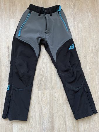 tolle Softshellhose Gr. 116-128