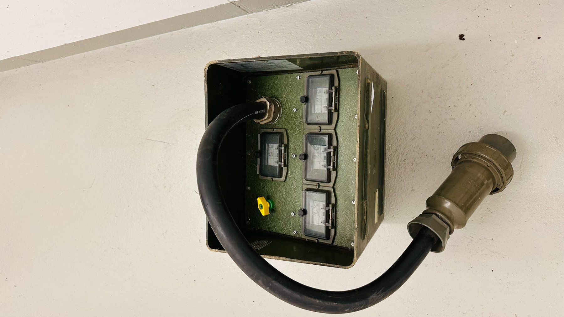 Elektrotechnik: 128a Verteiler – Gebraucht aus Ehrendingen von froggygoggy 2