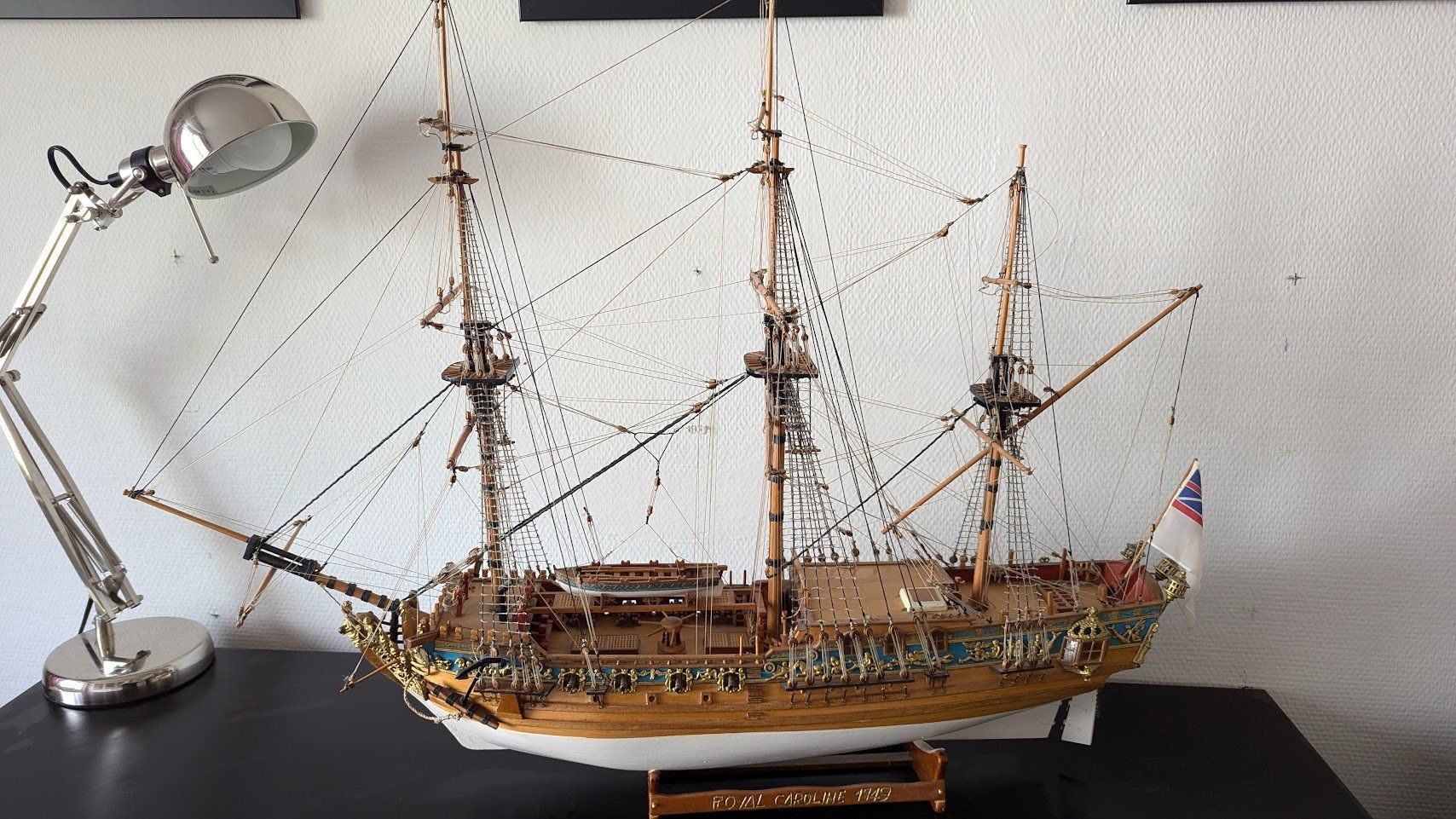 Kit di modellismo & Modellini statici: Royal Caroline, historisches Holzschiffmodell – Usato da Rupperswil venduto da iRAFF