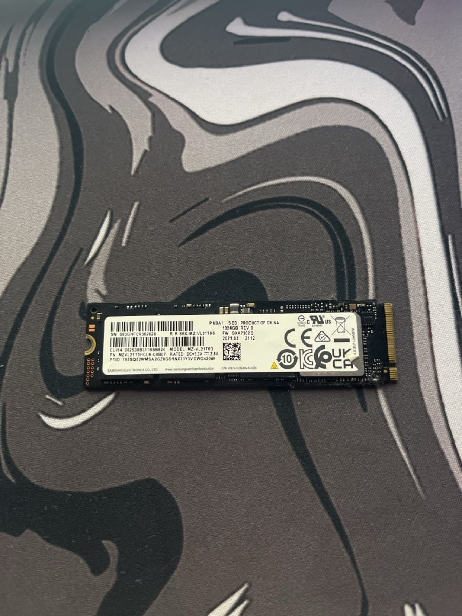 Samsung Disques durs: Samsung PM9A1 1TB SSD M.2 – D'occasion à Murten par stefanstefan1968 1