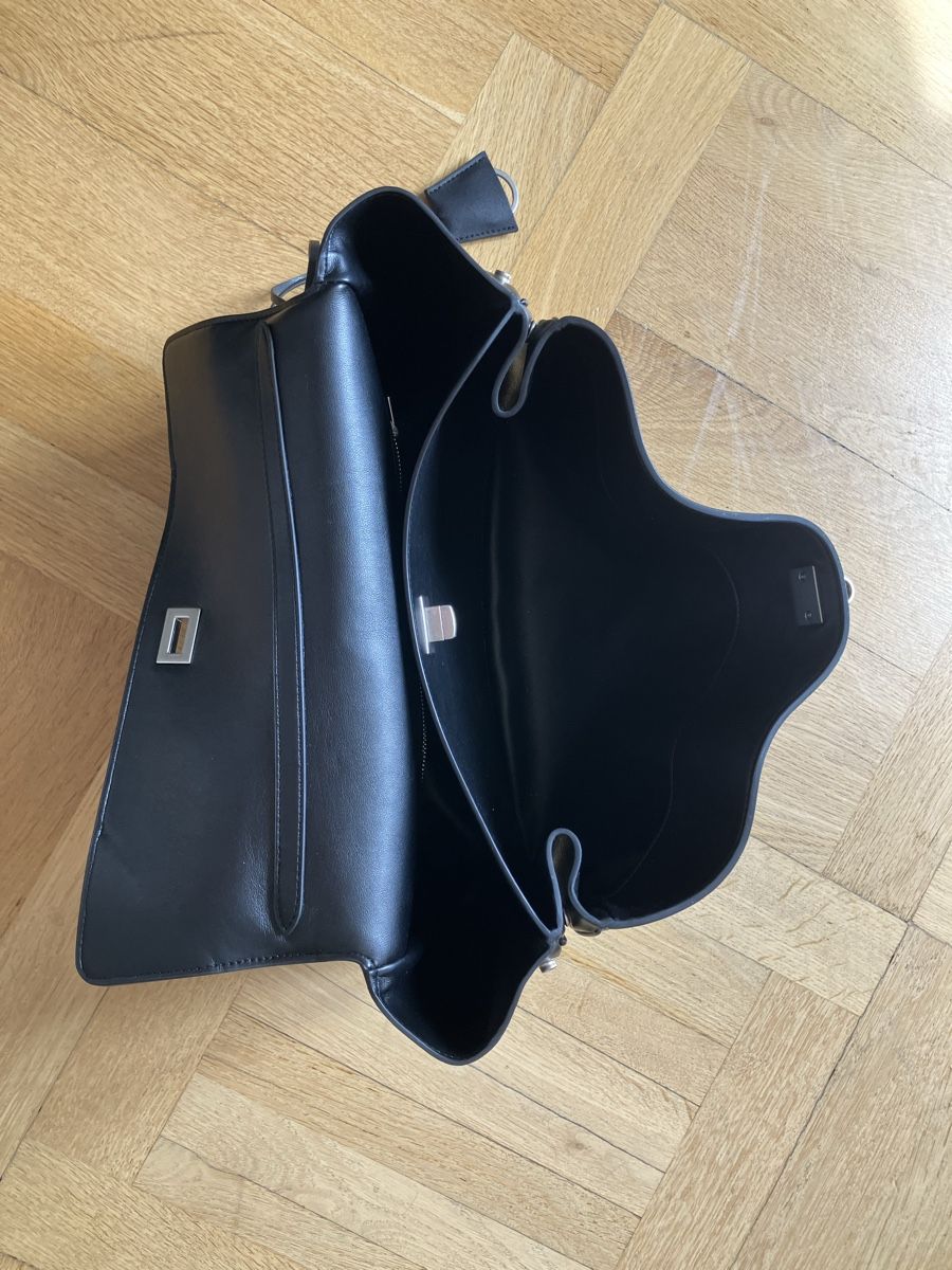 Sacs femmes: Ledertasche schwarz  – D'occasion à Basel par carmeni71 6