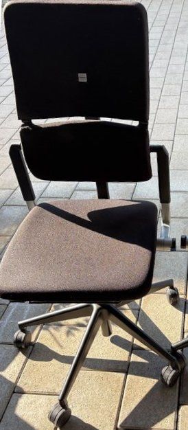 Steelcase Stühle: Bürostuhl Steelcase Please schwarz – Gebraucht aus Immensee von atlantic_journier