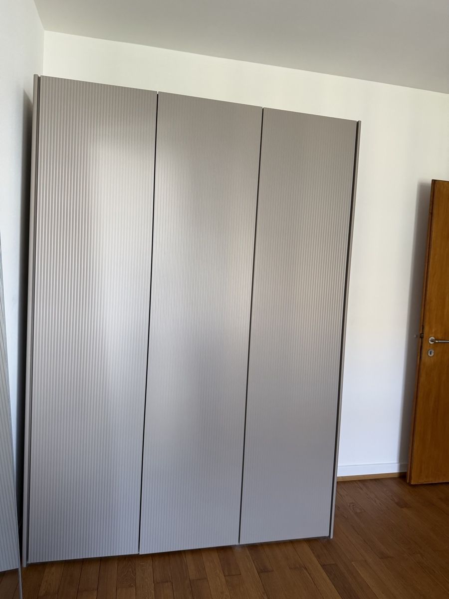 Schränke: Micasa Kleiderschrank Neuwertig Grau – Neu (gemäss Beschreibung) aus Basel von Lara0104 7