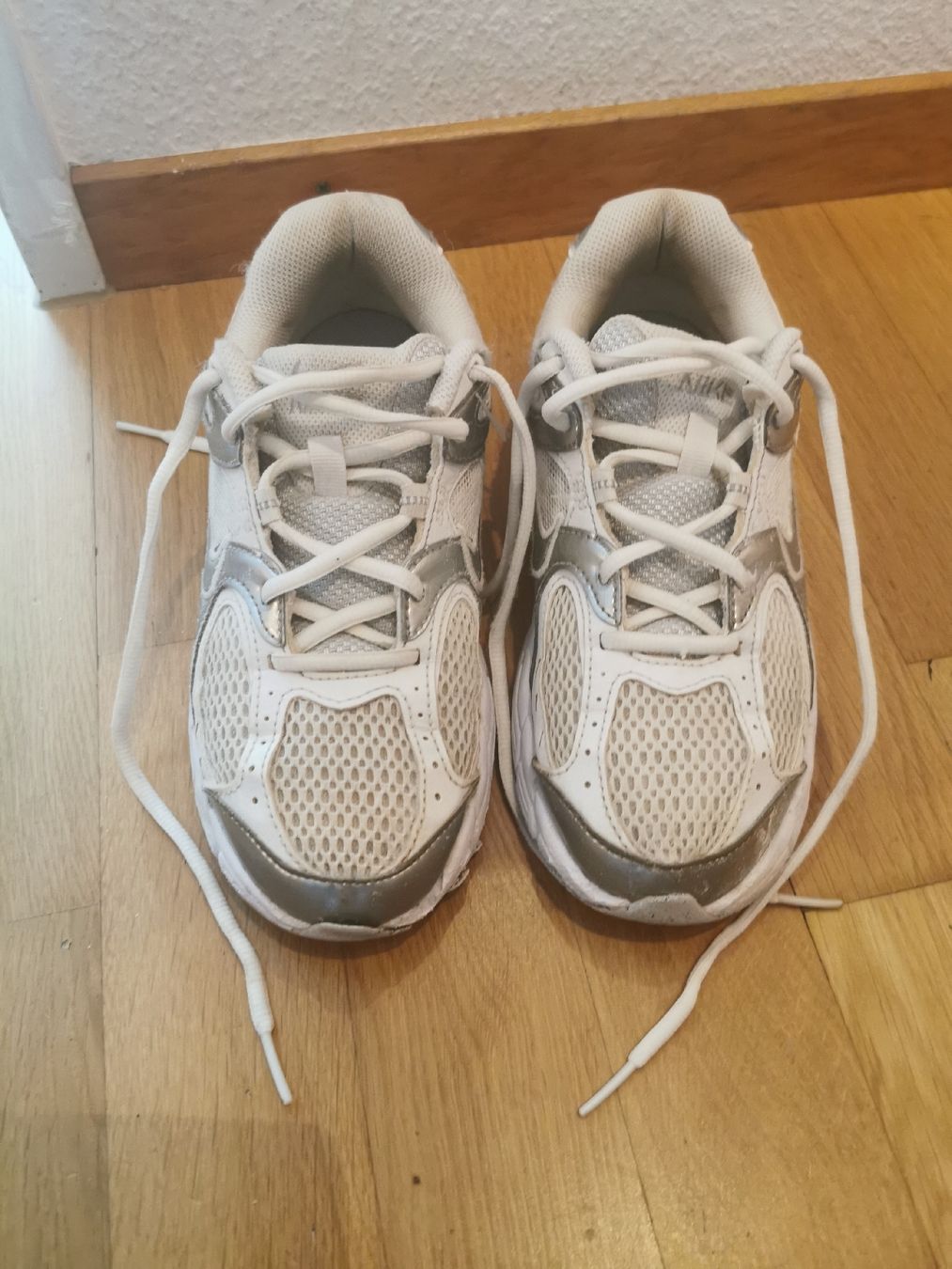 Nike Scarpe da uomo:  Nike V5 RNR Sneaker 36.5 – Usato da Jona venduto da curlie_82 1