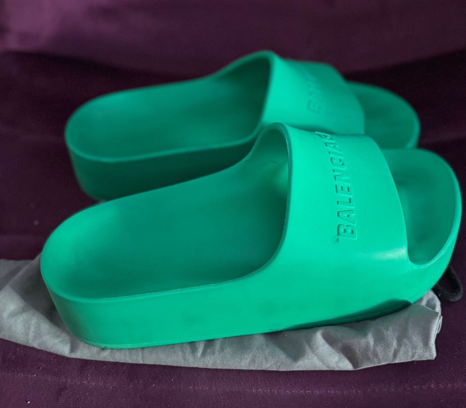 Balenciaga Chaussures femmes: Balenciaga slides – D'occasion à Zürich par MagicStuff007 1