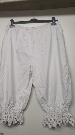 Wintage Weisse 3/4 Hose, Häkelspitze, Gr. 40/44, Handarbeit