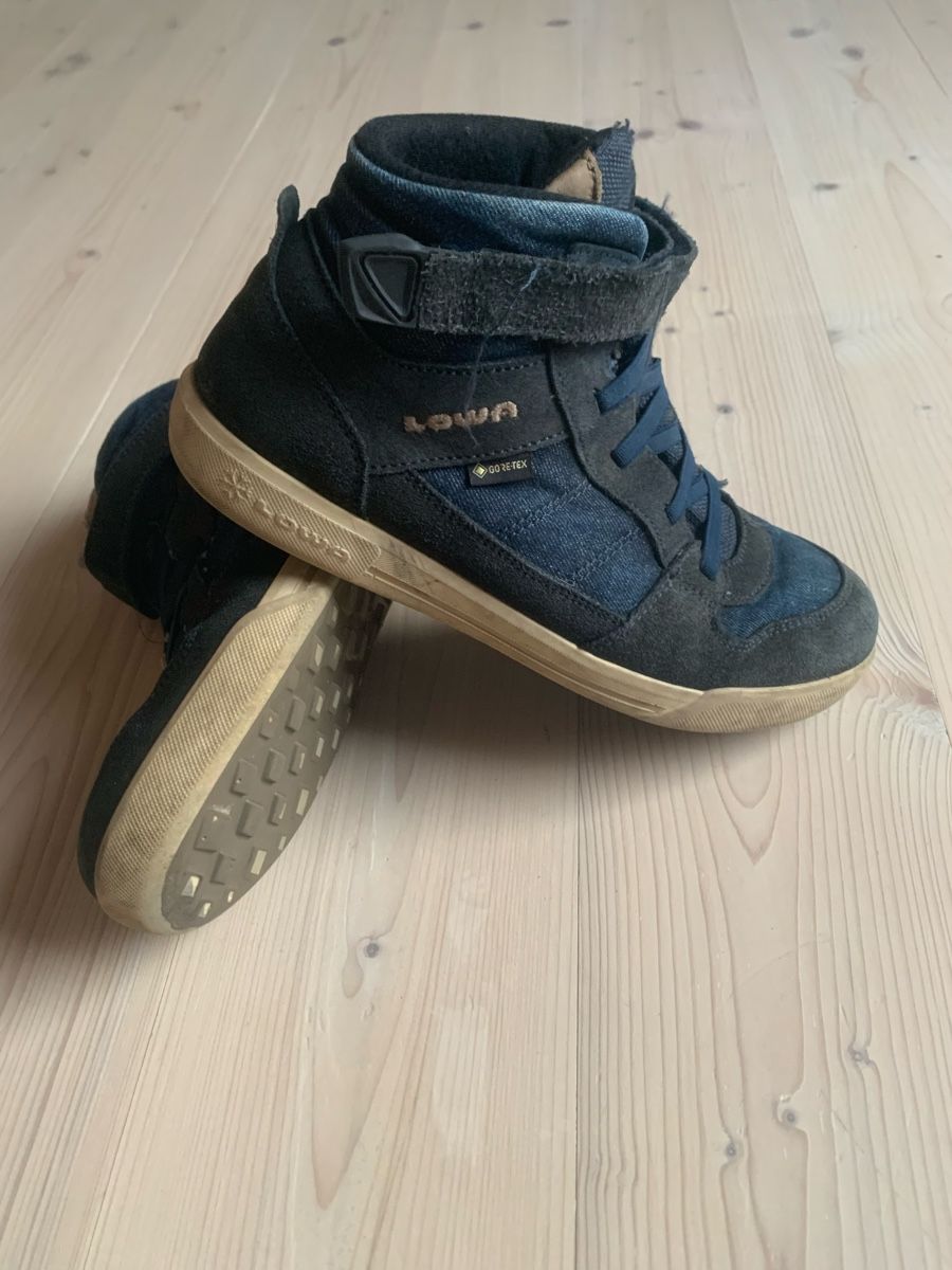 Lowa Scarpe per ragazzi: Lowa Winterschuhe Gr. 39 – Usato da Biberist venduto da coffee13 2