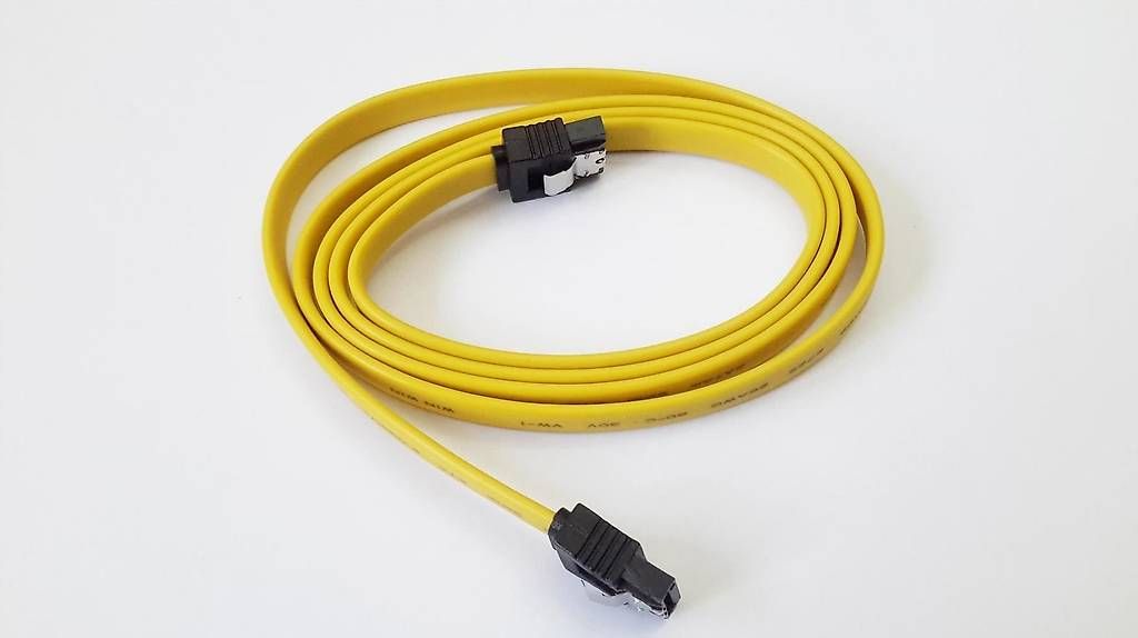 Kabel: sata kabel 100 cm gelb (Versand 2F) – Gebraucht aus Mendrisio von rappoport 1