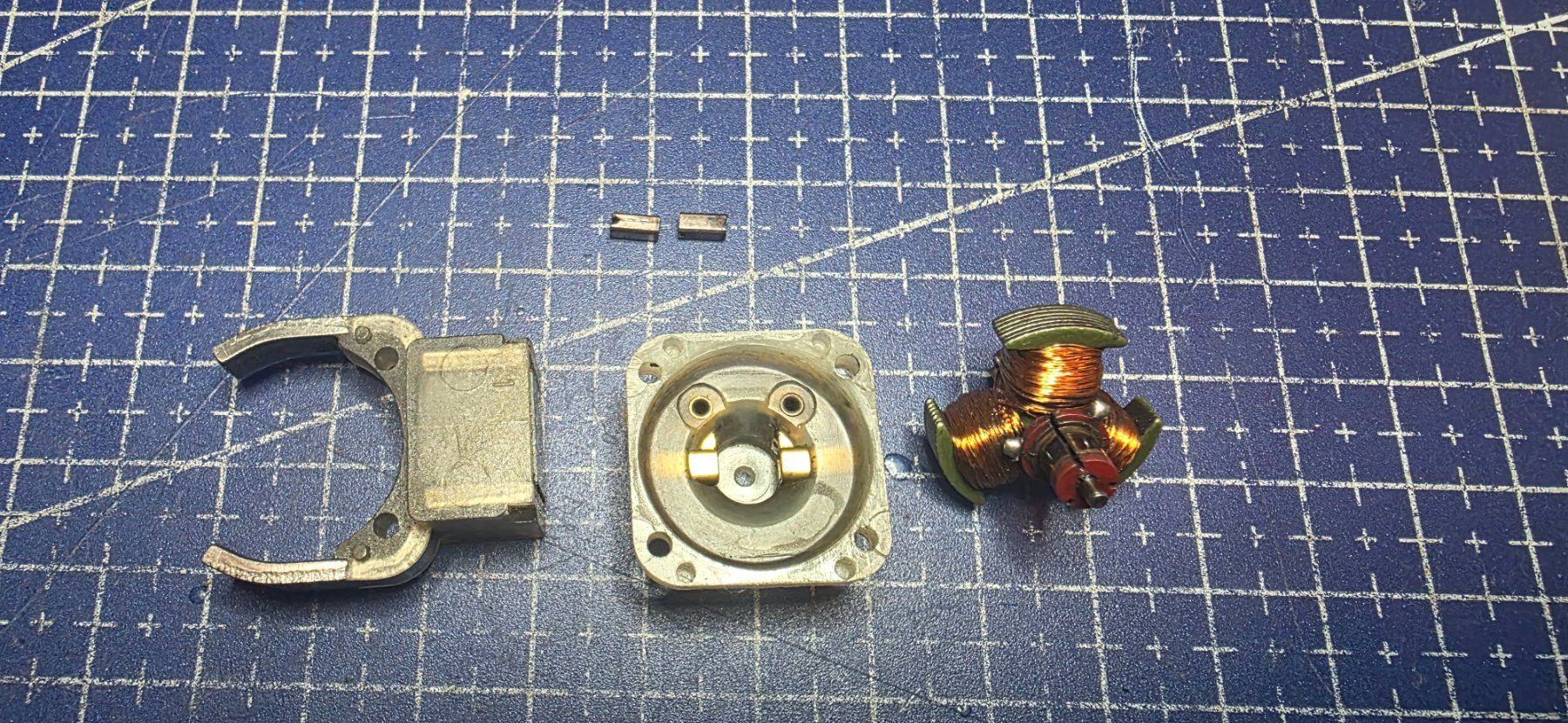 Märklin Modellini di ferrovie: Märklin Krokodil 13302 Permanentmagnet set – Usato da Hochfelden venduto da Danizh0 1