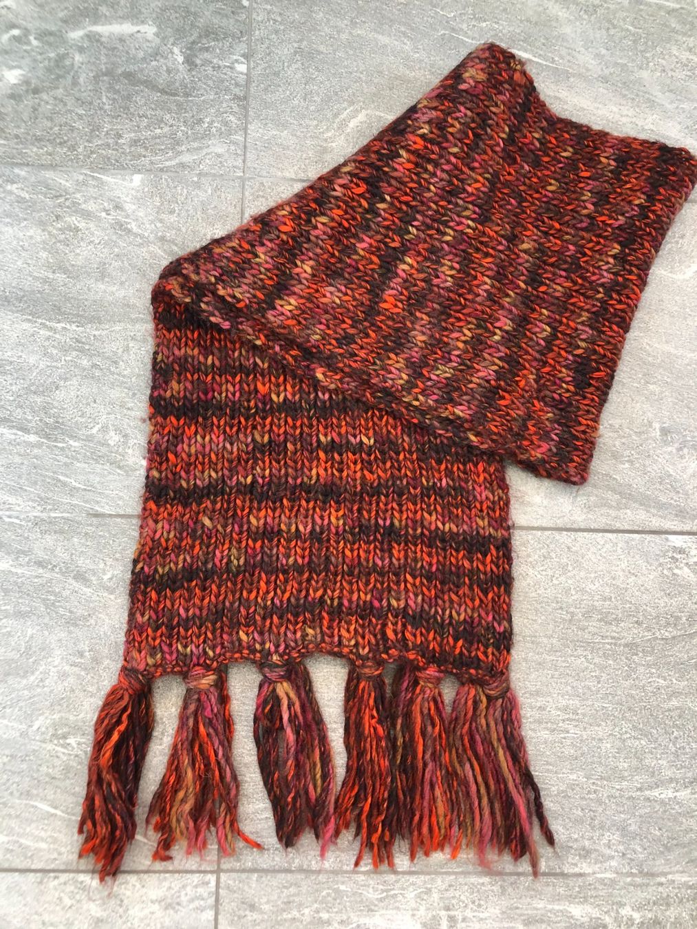 Foulard & Sciarpe: Warmer Strickschal in Rost- & Orangetönen – Usato da Baar venduto da alexisbeads 1