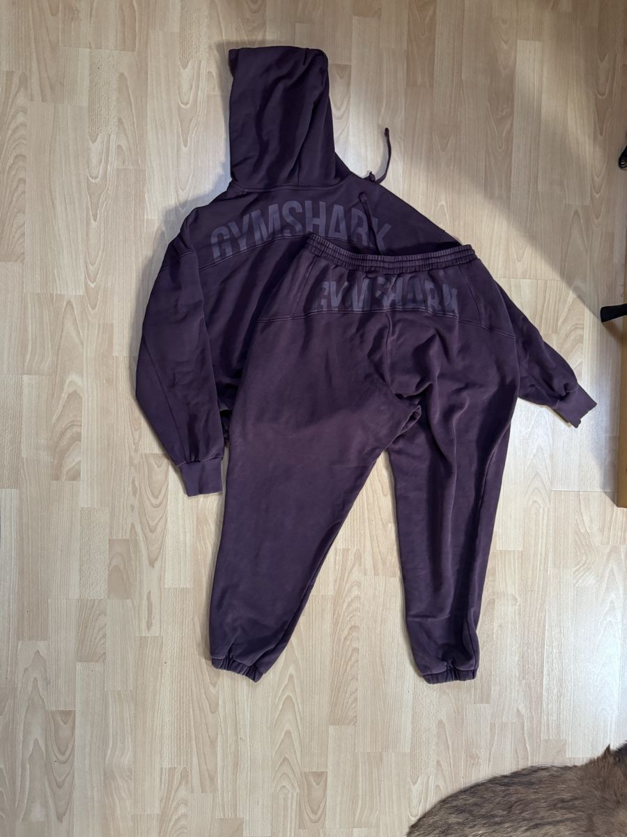 Gymshark Lotti di vestiti: Gymshark Trainingsanzug Set dunkelrot – Usato da BERN venduto da mar_rz79 1