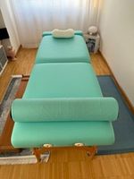 Professionelle Massageliege / Therapieliege aus Holz -Türkis