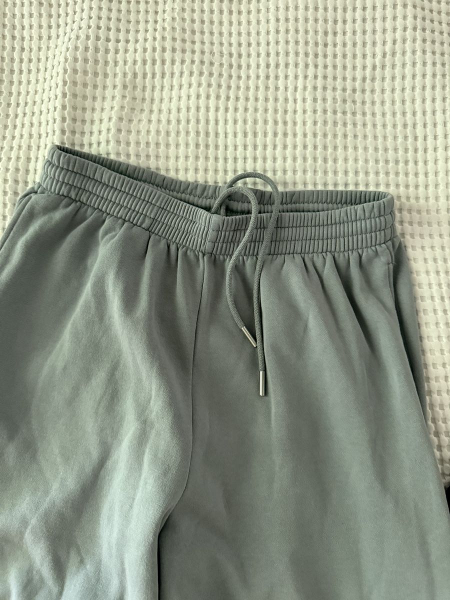 H&M Lotti di vestiti: PANTALONS DE JOGGING H&M BASIC – Usato da Monthey venduto da sen_6ckr 1