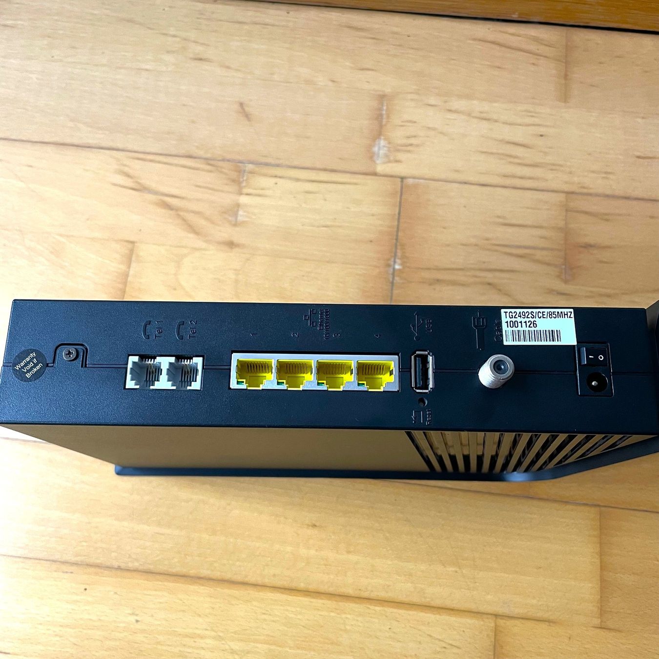 Modems & Router: Arris TG2492S WLAN Router / Kabelrouter / Modem – Gebraucht aus Aarburg von  6