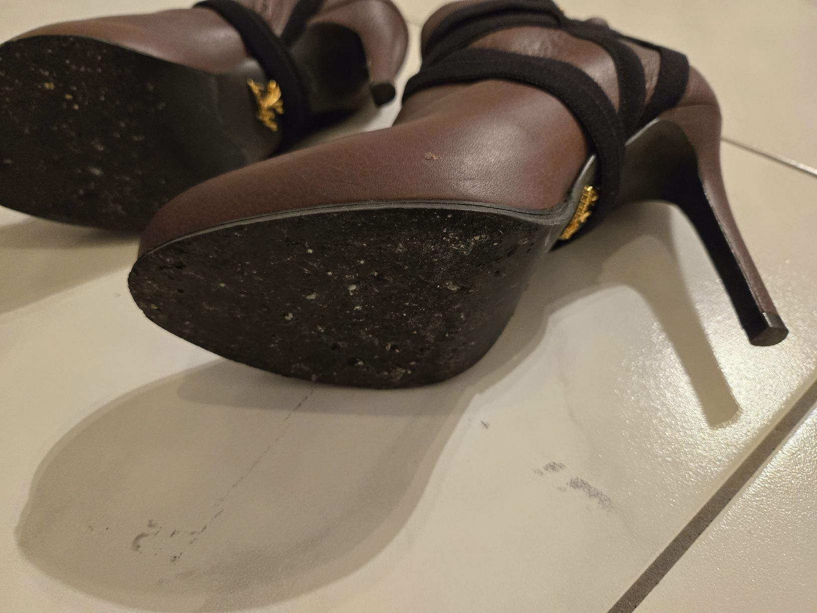 Chaussures femmes: Damenstiefel mit Absatz – D'occasion à Zuerich par yoonil 4