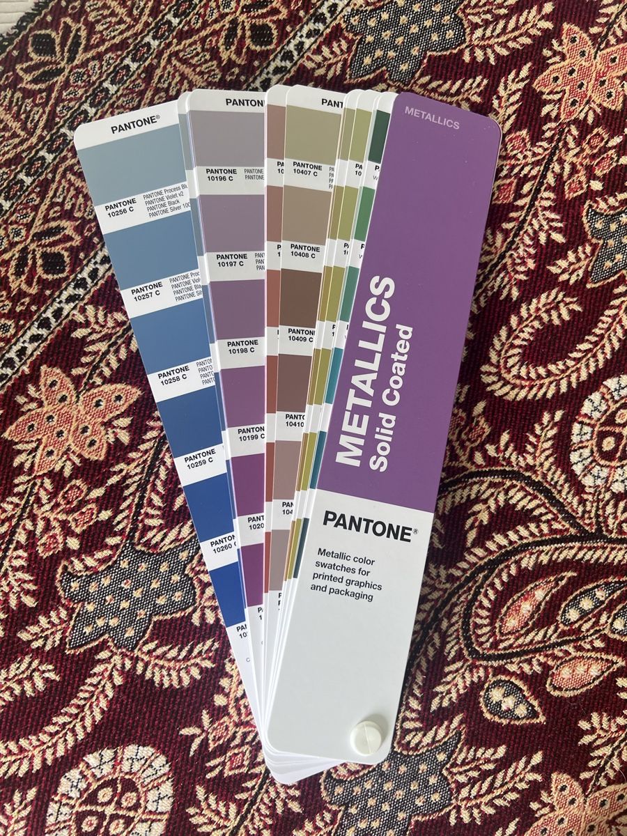 Colori: Pantone Metallics Solid Coated Guide, Good Condition – Usato da Zürich venduto da hug_q78k 1
