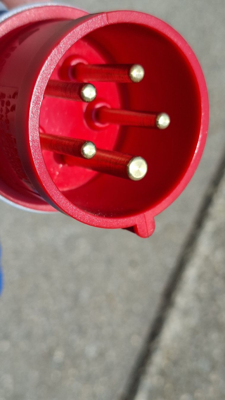 Kabel:  camper adapter cee 16 5pol-cee16 3pol – Neu (gemäss Beschreibung) aus Heiligenschwendi von pasaju 1