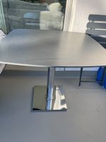 Esstisch 80 x 90, verchromt, Marmoroptik-platte