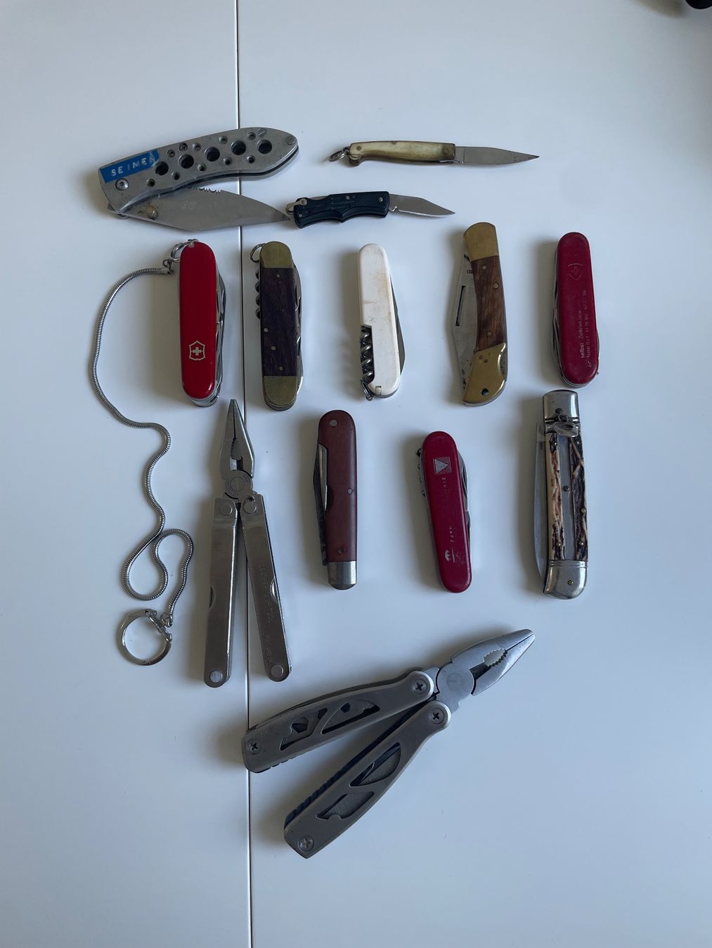Taschenmesser: Diverse Taschenmesser – Gebraucht aus Dällikon von buyandbehappy