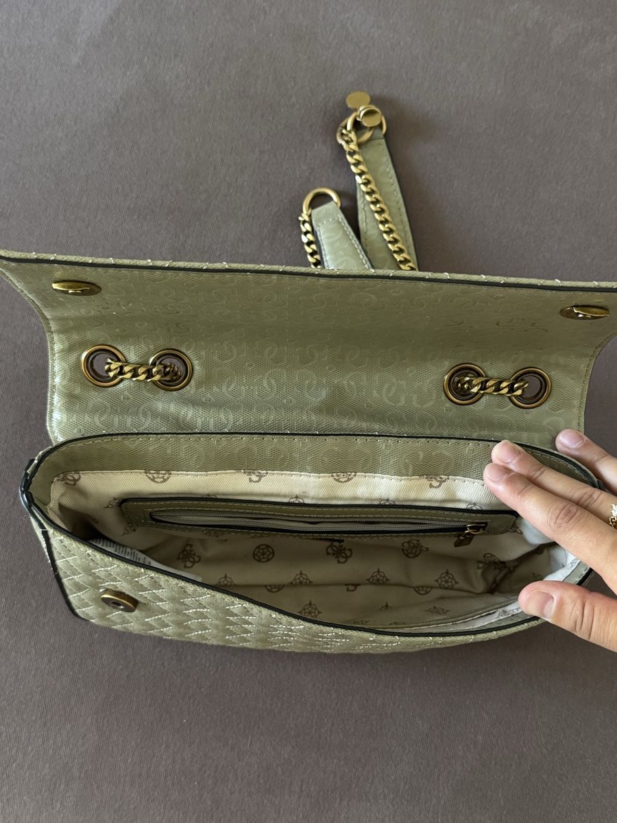 Guess Taschen für Damen: Guess Tasche – Gebraucht aus Tagelswangen von Isa036 2