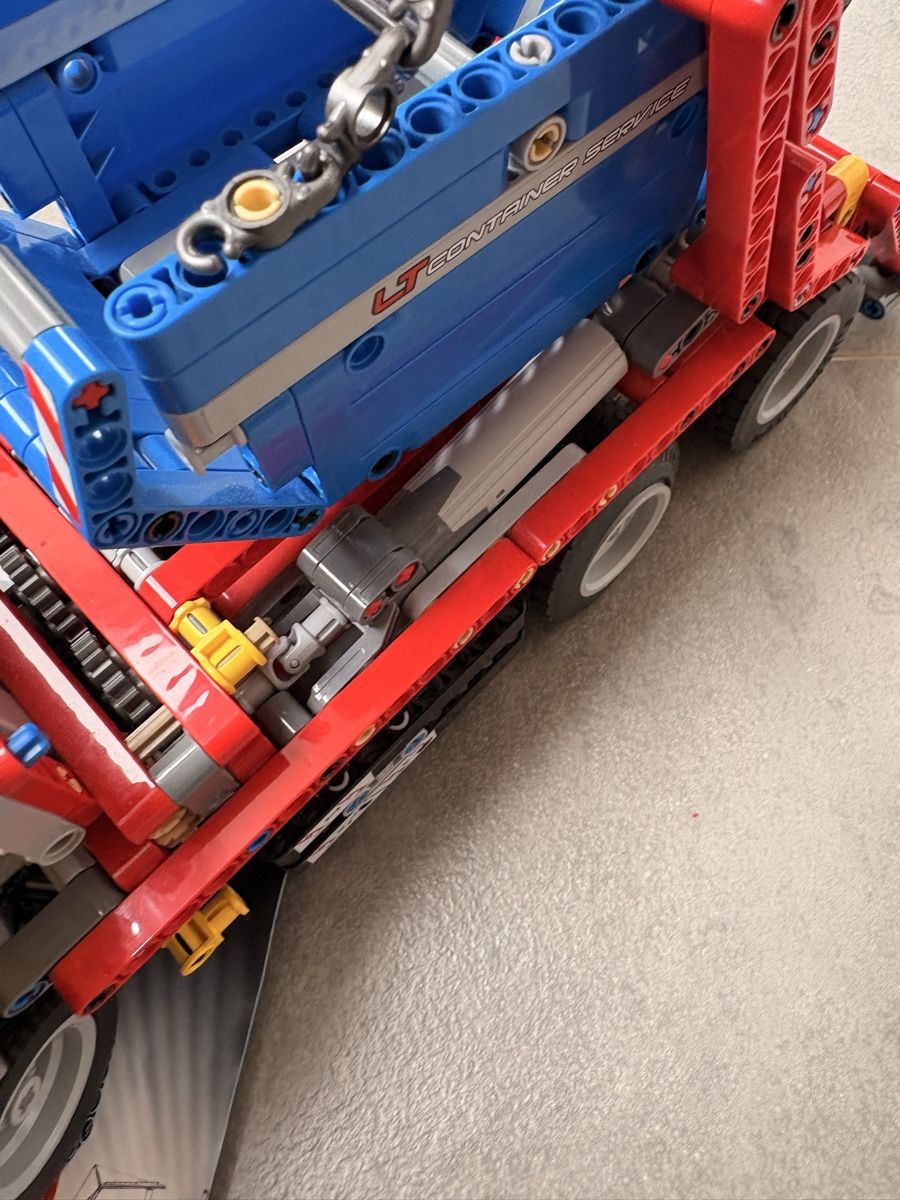 Lego Kit di costruzioni: LEGO Technic 42024 Container-LKW  – Nuovo (secondo la descrizione) da Trimbach venduto da nto_x6dm 2