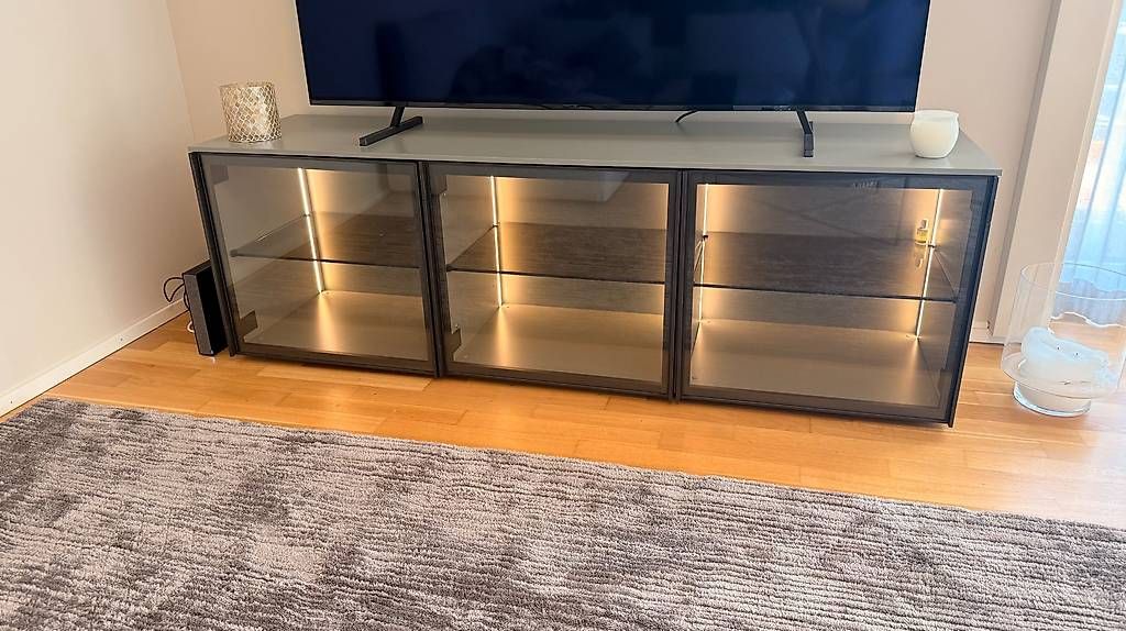 TV Möbel: "Orme" Designer TV-Lowboard | TV-Sideboard – Gebraucht aus Rapperswil SG von mar_2yqt 1